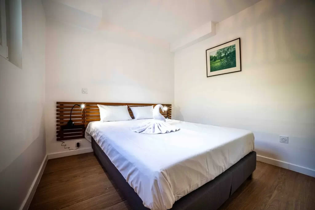 Photos de la chambre cosy et fonctionnelle dans la villa de luxe à la Grande Motte